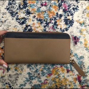 Brooks Brothers tan and navy wallet